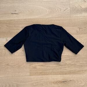 Naked Wardrobe - Slim Fit Short Sleeve Crew Neck Crop Top in Black